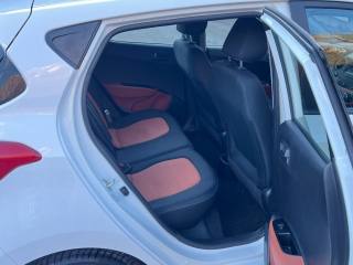 HYUNDAI i10 usata, con Lettore CD