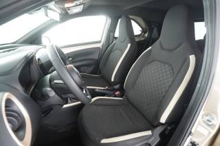 TOYOTA Aygo X usata 2