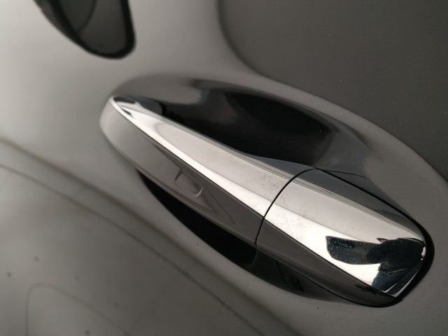 MERCEDES-BENZ GLA 200 usata, con Portellone posteriore elettrico