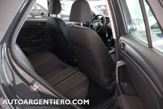 VOLKSWAGEN T-Roc usata, con Autoradio digitale