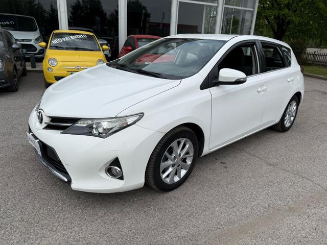 TOYOTA Auris usata, con Airbag