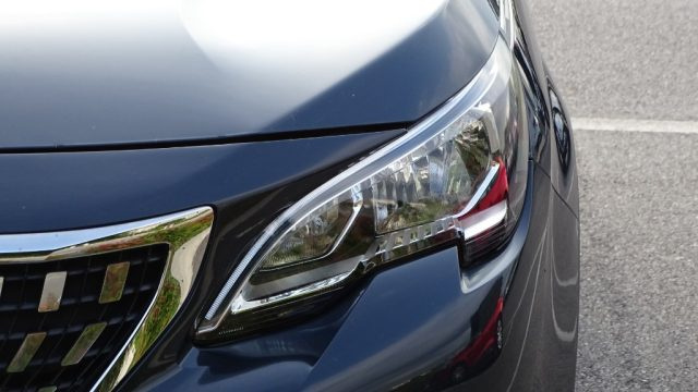 PEUGEOT 3008 usata, con Luci diurne