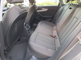 AUDI A4 usata, con Autoradio digitale