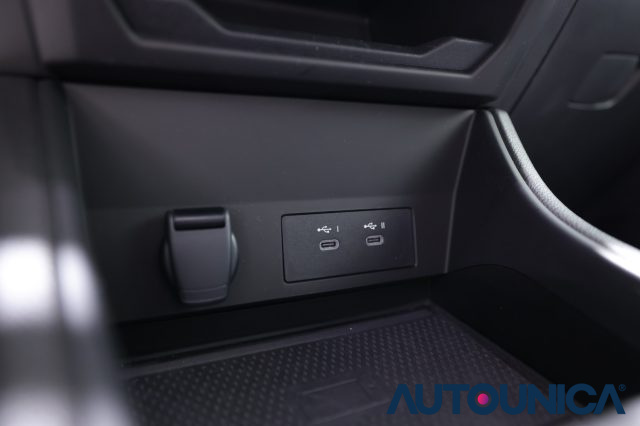 RENAULT Captur usata, con Autoradio digitale
