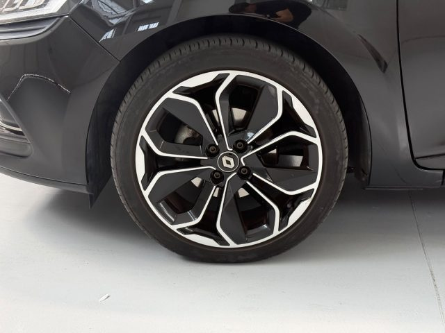RENAULT Clio usata, con Fari LED