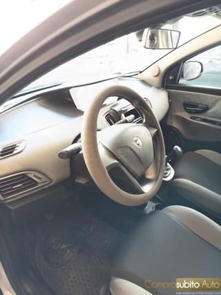 LANCIA Ypsilon usata, con Sedile posteriore sdoppiato
