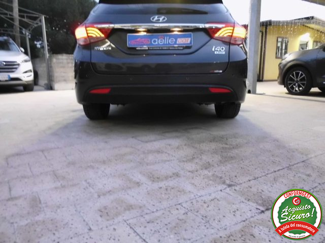 HYUNDAI i40 usata, con Sensori di parcheggio anteriori