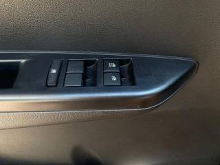 MAHINDRA KUV100 usata, con Autoradio digitale