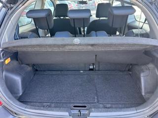 TOYOTA Yaris usata, con Sedile posteriore sdoppiato