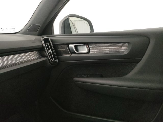 VOLVO XC40 usata, con USB