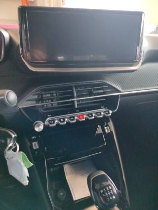 PEUGEOT 2008 usata, con Airbag testa