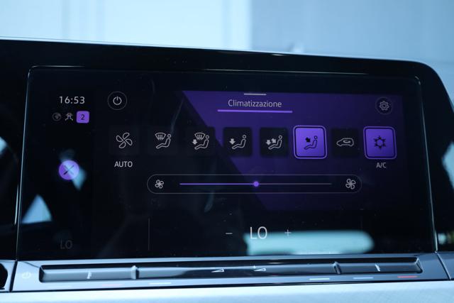 VOLKSWAGEN Golf usata, con Touch screen