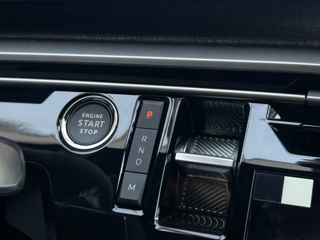 PEUGEOT 3008 usata, con Autoradio digitale