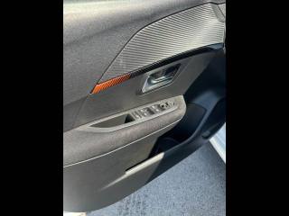 PEUGEOT 208 usata, con Sedile posteriore sdoppiato