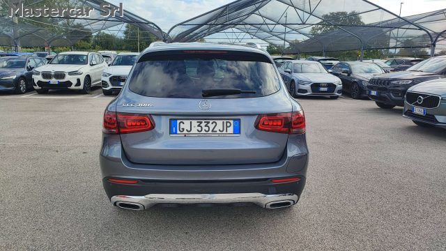 MERCEDES-BENZ GLC 300 usata, con Autoradio
