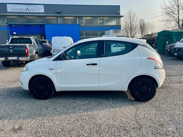 LANCIA Ypsilon usata, con Autoradio