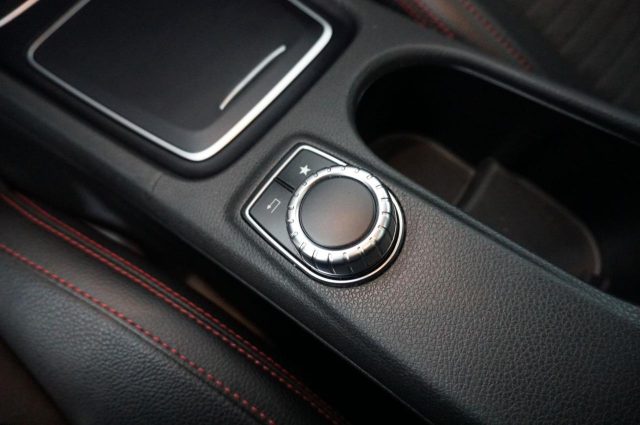 MERCEDES-BENZ GLA 200 usata, con Sedile posteriore sdoppiato