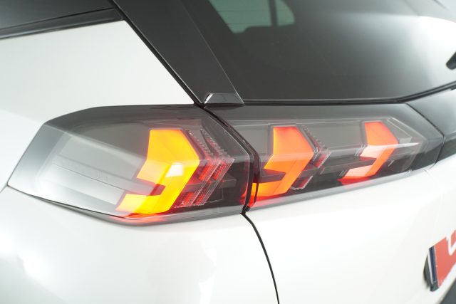 PEUGEOT 2008 usata 15