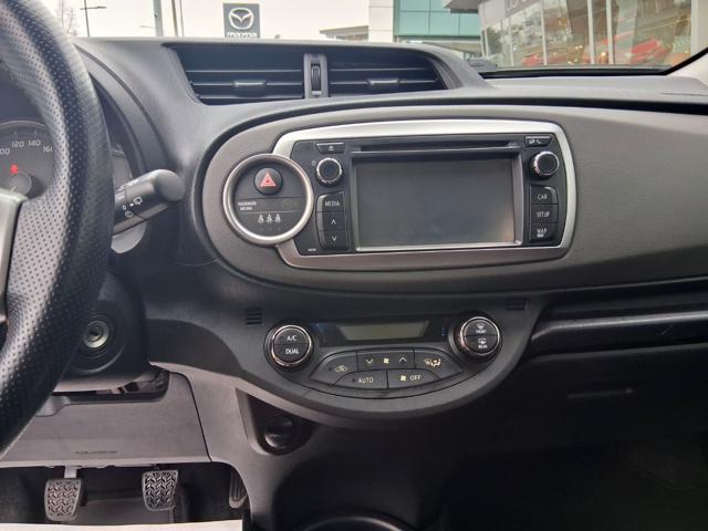 TOYOTA Yaris usata, con Touch screen