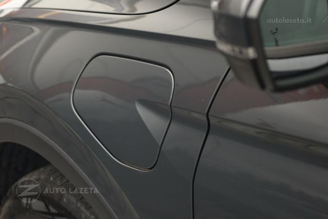 VOLKSWAGEN Tiguan usata, con Bracciolo