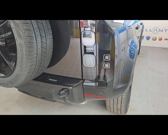 LAND ROVER Defender usata, con Android Auto