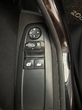 PEUGEOT 208 usata 10