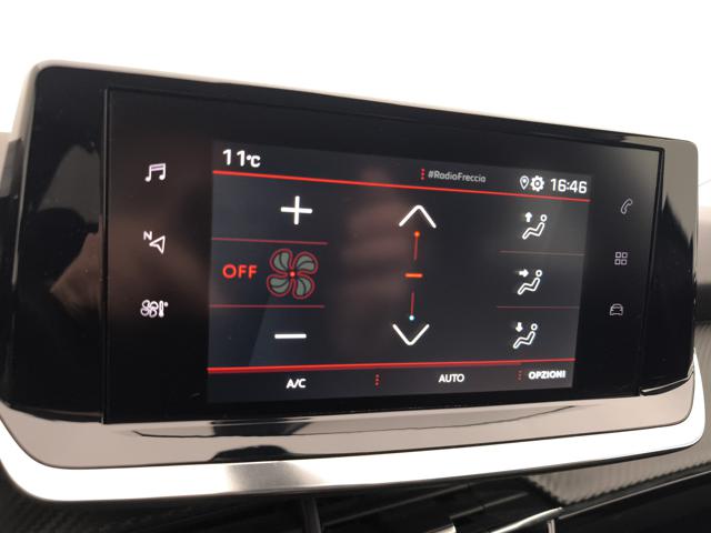 PEUGEOT 2008 usata, con Volante in pelle