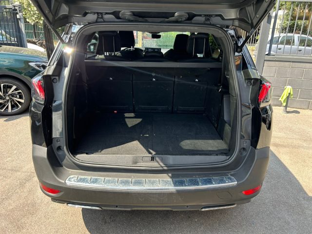 PEUGEOT 5008 usata, con Volante in pelle