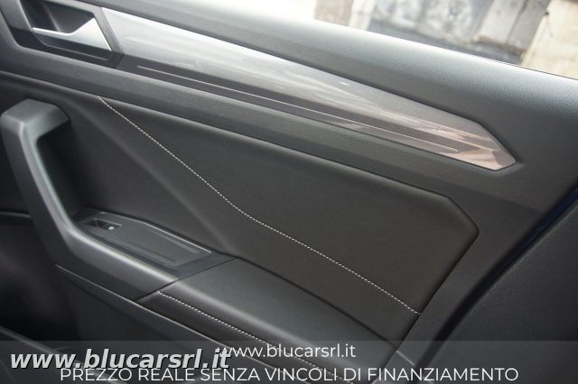 VOLKSWAGEN T-Roc usata 25