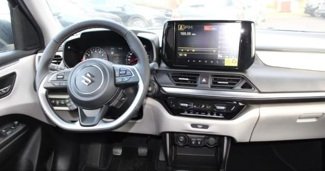 SUZUKI Swift usata, con Park Distance Control