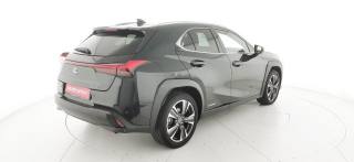 LEXUS UX 250h usata, con Sistema di navigazione
