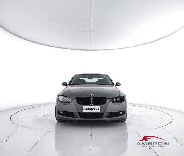 BMW 330 usata 4