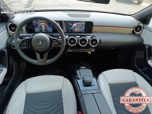 MERCEDES-BENZ A 180 usata, con Sistema di parcheggio automatico