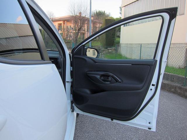 TOYOTA Yaris usata 41