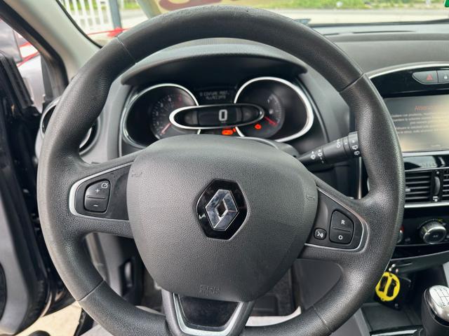 RENAULT Clio usata, con Sedile posteriore sdoppiato