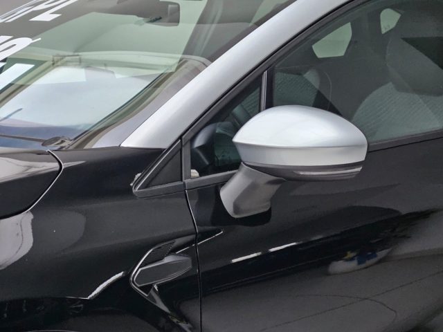 RENAULT Captur usata, con Volante in pelle