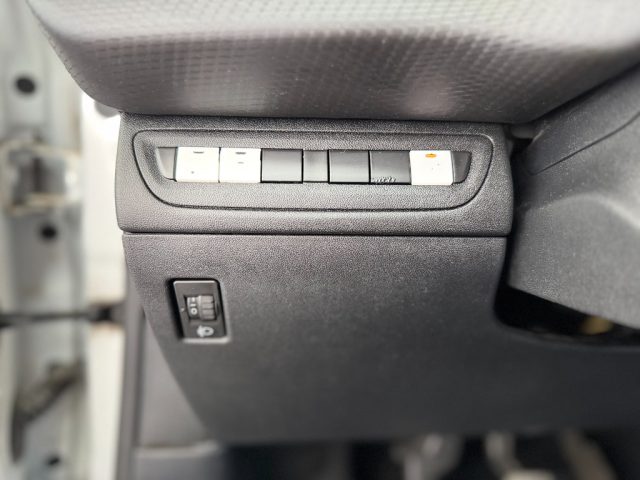 PEUGEOT 2008 usata, con Sensore di pioggia