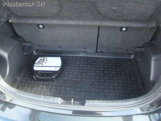 TOYOTA Yaris usata, con Sedile posteriore sdoppiato