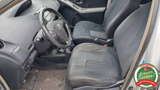 TOYOTA Yaris usata, con Airbag laterali