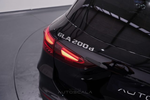 MERCEDES-BENZ GLA 200 usata, con Telecamera per parcheggio assistito