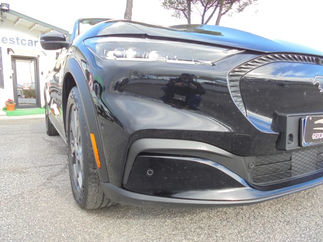 FORD Mustang Mach-E usata, con Sensori di parcheggio posteriori