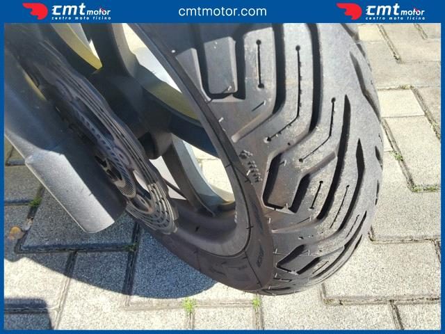 KYMCO Downtown 300i usata 9