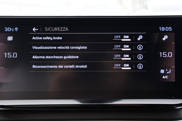 PEUGEOT 5008 usata, con Autoradio digitale