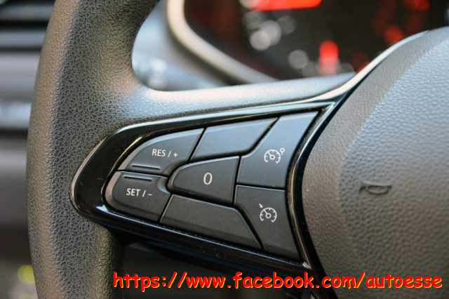 RENAULT Clio usata, con Touch screen