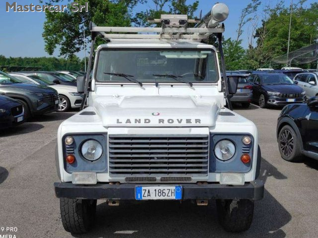 LAND ROVER Defender usata 8