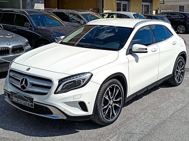 MERCEDES-BENZ GLA 200 usata, con Luci diurne LED