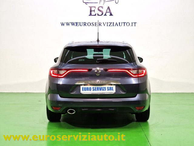 RENAULT Megane usata, con Sistema di parcheggio automatico