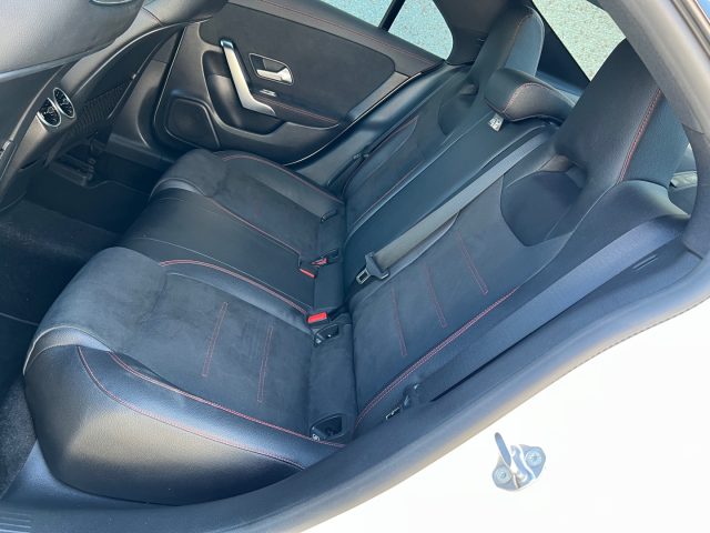 MERCEDES-BENZ CLA 200 usata, con Volante in pelle