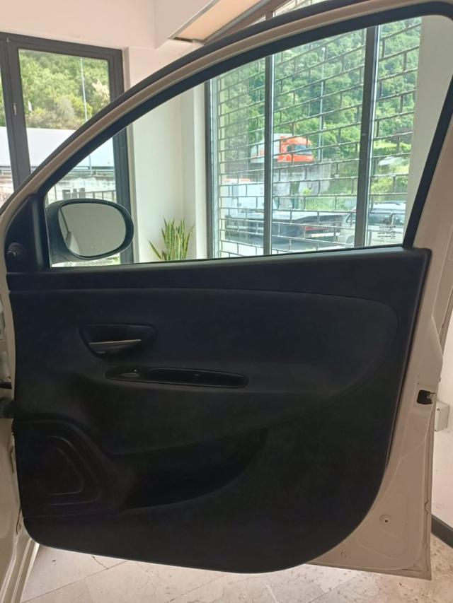 LANCIA Ypsilon usata 19