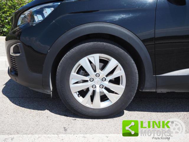 PEUGEOT 3008 usata, con Sensori di parcheggio posteriori